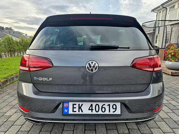 Volkswagen e-Golf VII 9 of 23