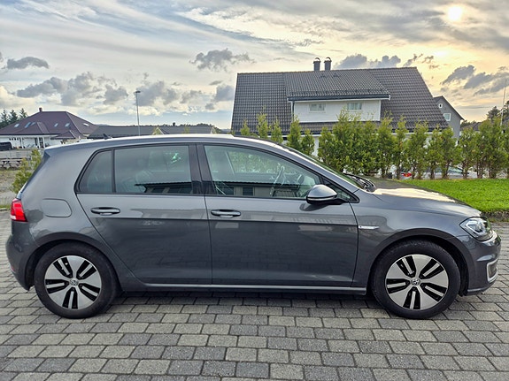 Volkswagen e-Golf VII 5 of 23