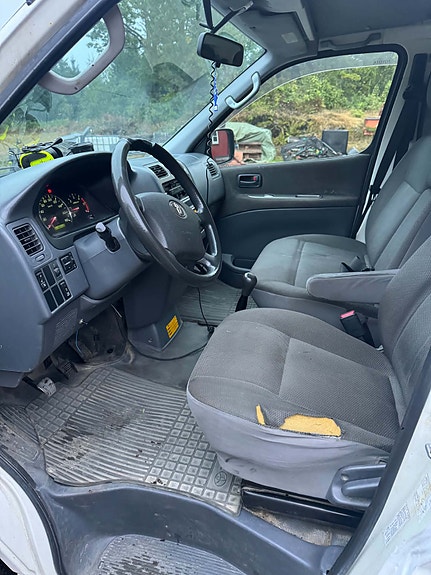 Toyota HiAce 5 of 6