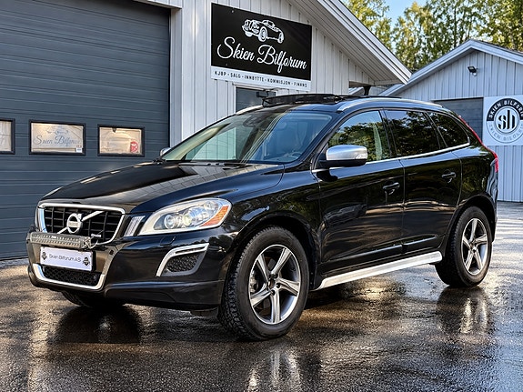 Volvo XC60 2 of 19