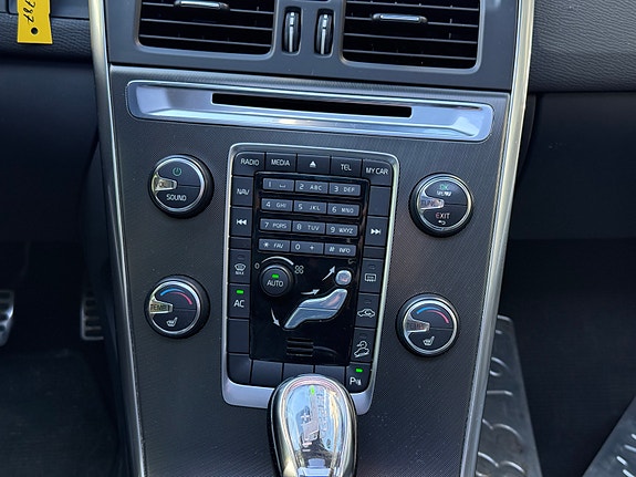 Volvo XC60 15 of 19