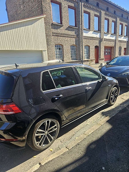 Volkswagen Golf VII 3 of 6