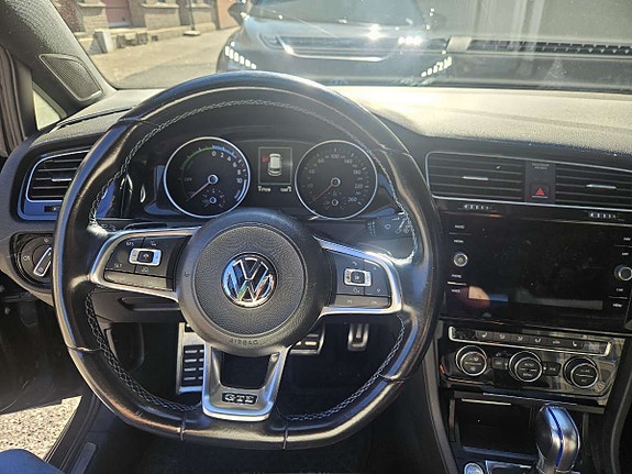 Volkswagen Golf VII 6 of 6
