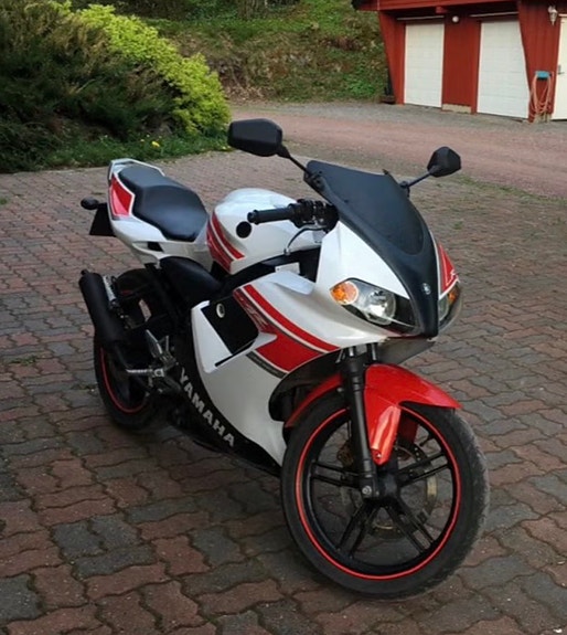 Yamaha TZR 50 2 of 7