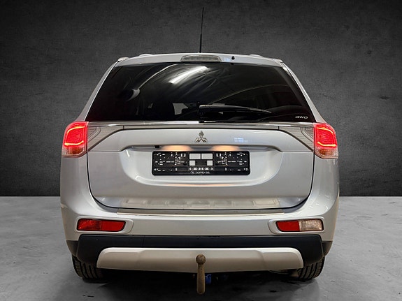 Mitsubishi Outlander 4 of 26