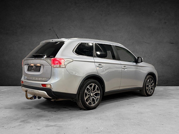 Mitsubishi Outlander 2 of 26