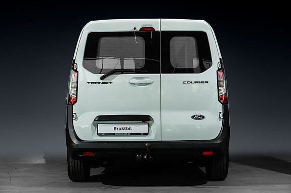 Ford Transit Courier 9 of 26