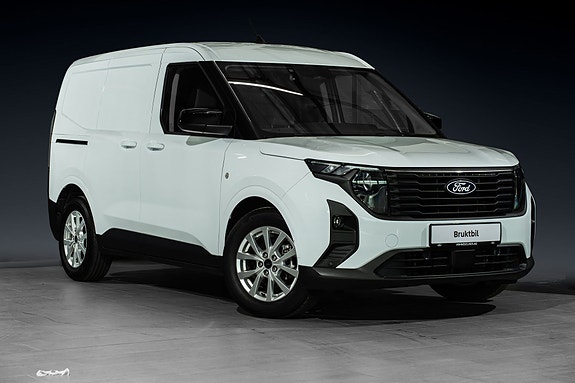 Ford Transit Courier 2 of 26