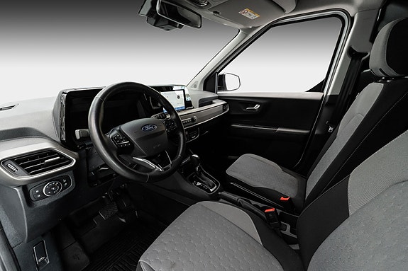 Ford Transit Courier 22 of 26