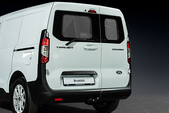 Ford Transit Courier 7 of 26