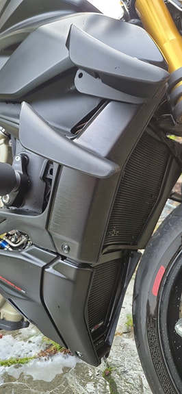Ducati Streetfighter V4 S 3 of 9