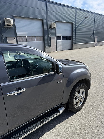 Isuzu D-max 10 of 30