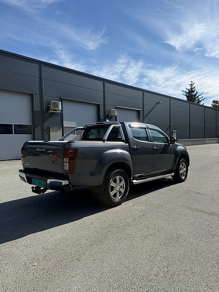 Isuzu D-max 8 of 30