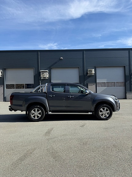 Isuzu D-max 9 of 30
