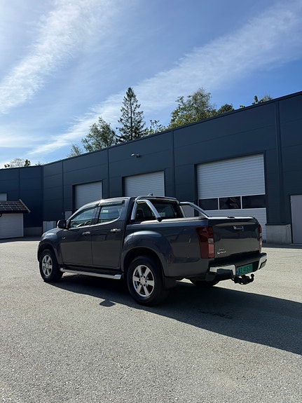 Isuzu D-max 4 of 30