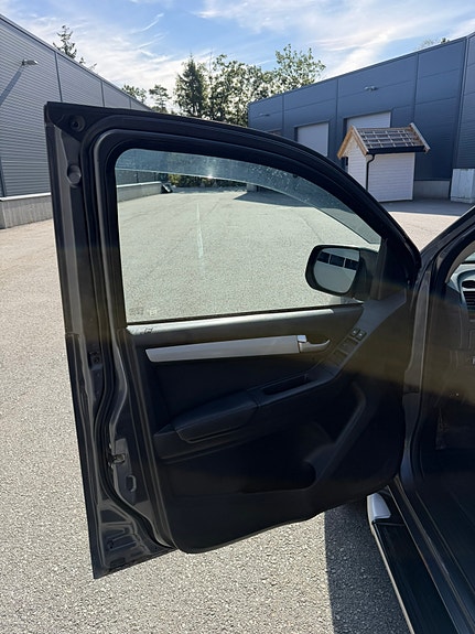 Isuzu D-max 16 of 30