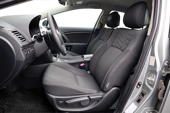 Toyota Avensis 10 of 23