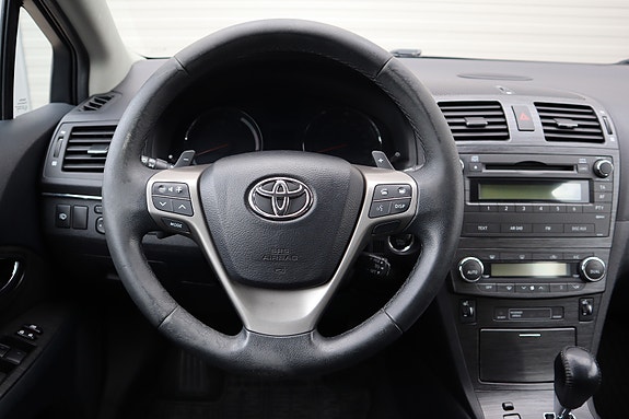 Toyota Avensis 14 of 23