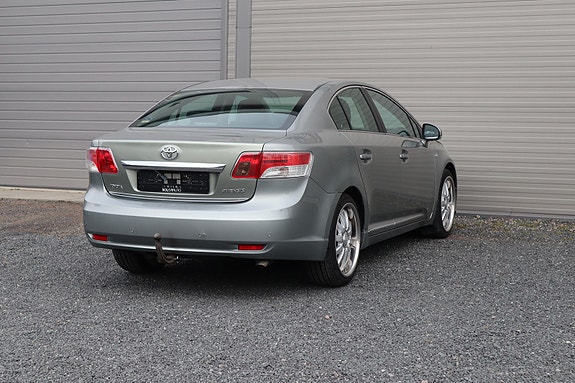 Toyota Avensis 7 of 23