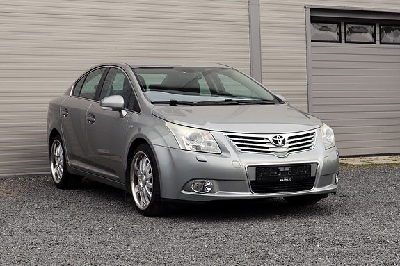 Toyota Avensis 3 of 23