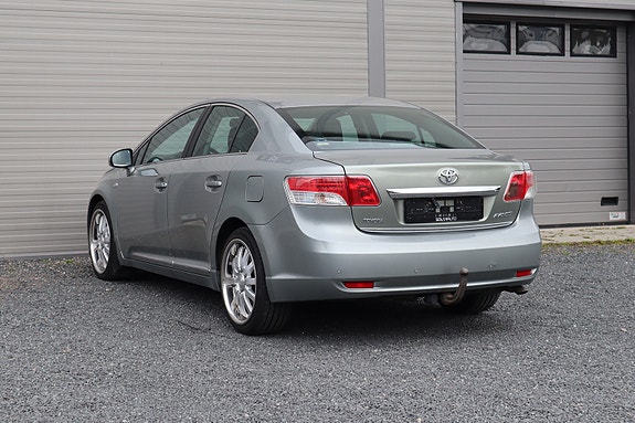 Toyota Avensis 6 of 23