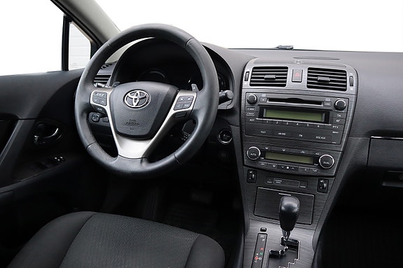 Toyota Avensis 12 of 23