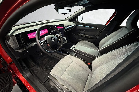 Renault Megane E-Tech 9 of 14
