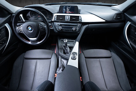 BMW 318d 24 of 30