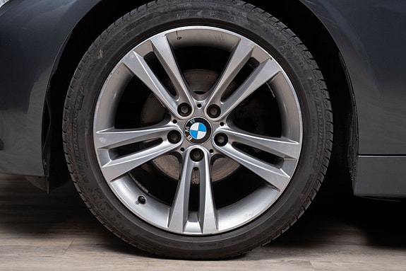 BMW 318d 14 of 30