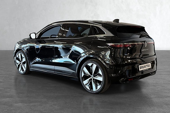 Renault Megane E-Tech 3 of 9