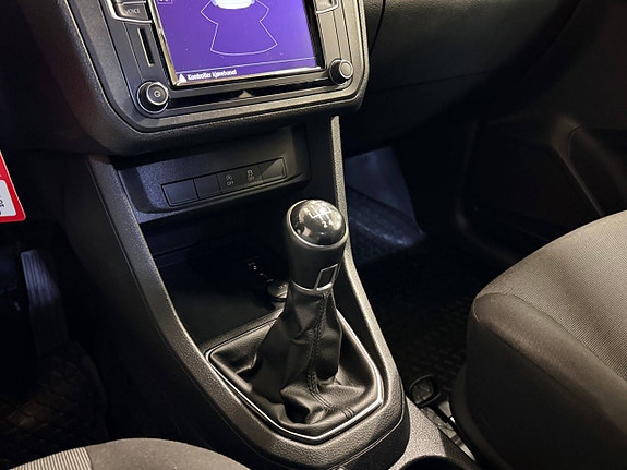 Volkswagen Caddy 18 of 27
