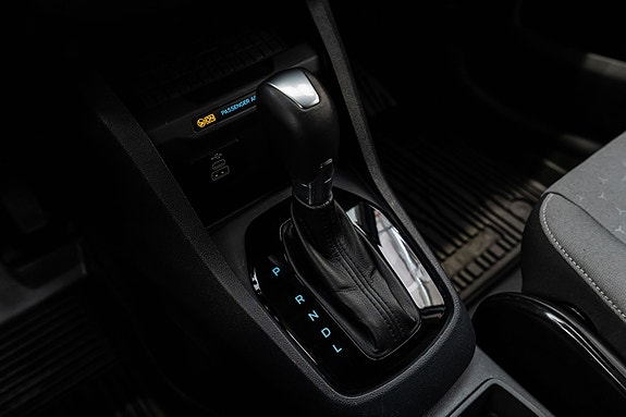 Ford Transit Courier 15 of 26