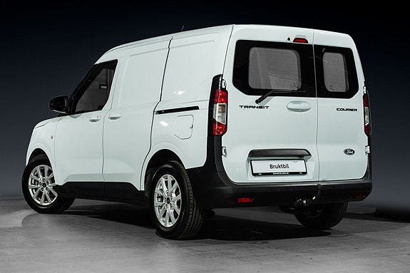 Ford Transit Courier 5 of 26