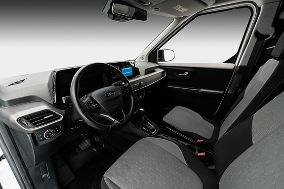 Ford Transit Courier 22 of 26