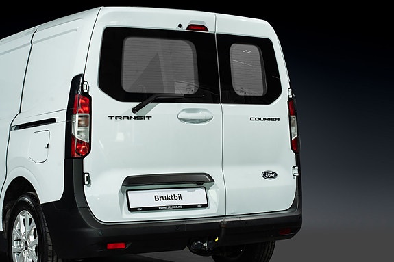 Ford Transit Courier 6 of 26