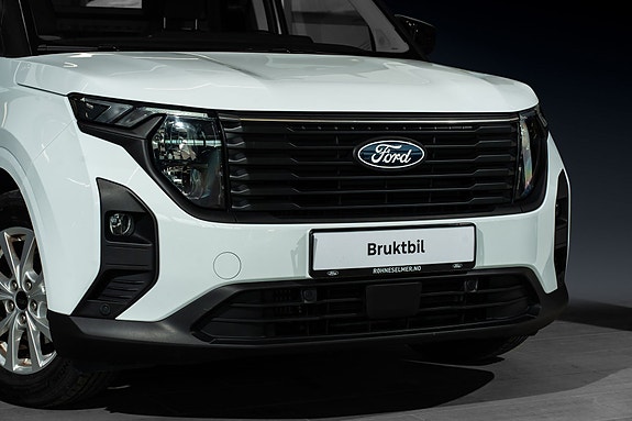 Ford Transit Courier 3 of 26