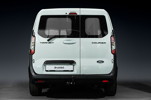 Ford Transit Courier 8 of 26