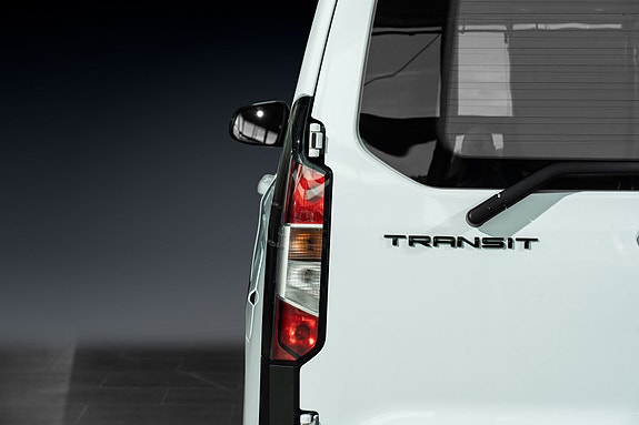 Ford Transit Courier 9 of 26