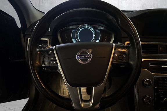 Volvo XC70 12 of 19