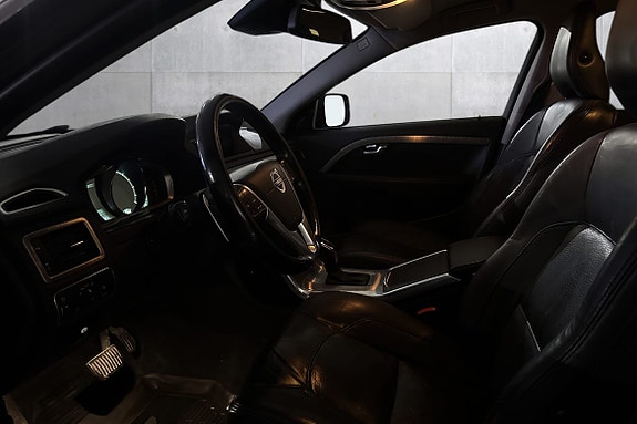 Volvo XC70 9 of 19