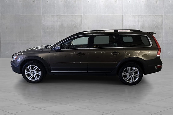 Volvo XC70 2 of 19