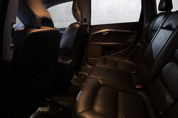 Volvo XC70 10 of 19