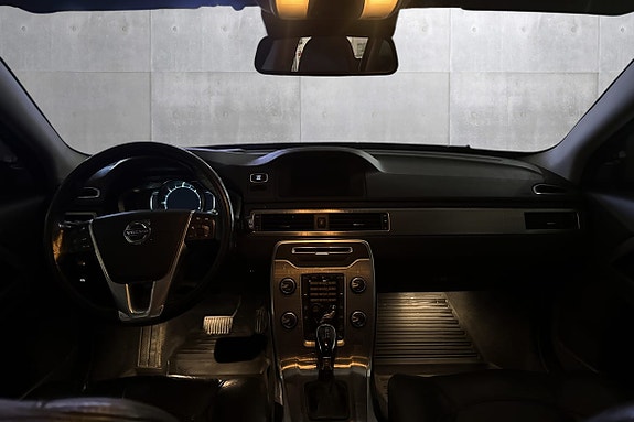Volvo XC70 11 of 19