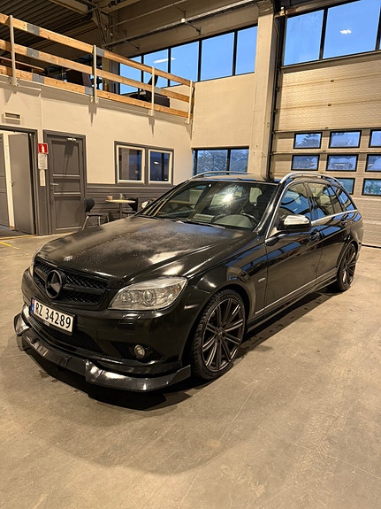 Mercedes-Benz C220 d 2 of 16