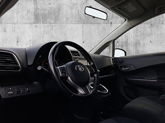 Toyota Verso-S 9 of 19