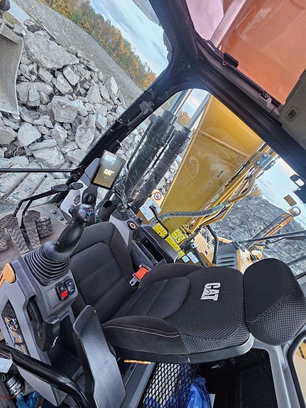 Cat 313-07 16 of 17