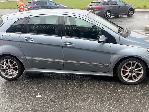 Mercedes-Benz B180 d 20 of 23
