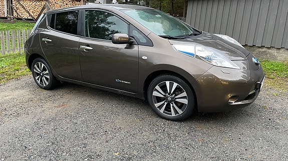Nissan Leaf 2 of 19