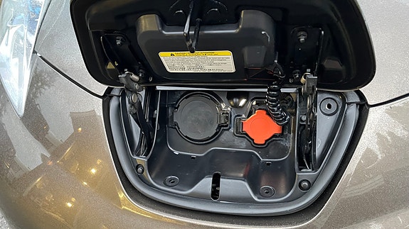 Nissan Leaf 16 of 19