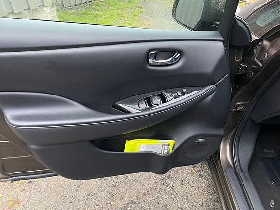 Nissan Leaf 15 of 19